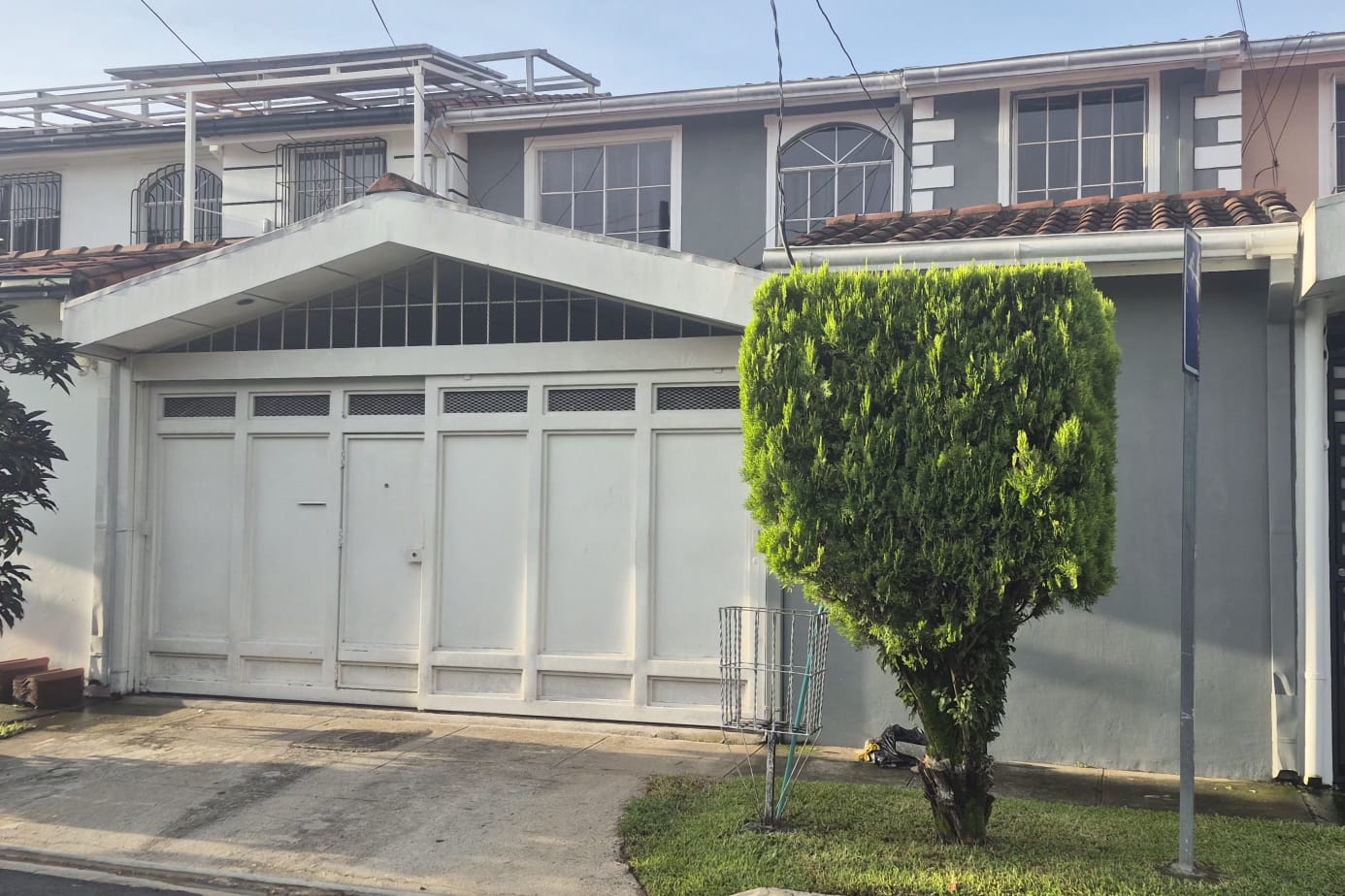 2-Story House for Rent – Vía del Mar