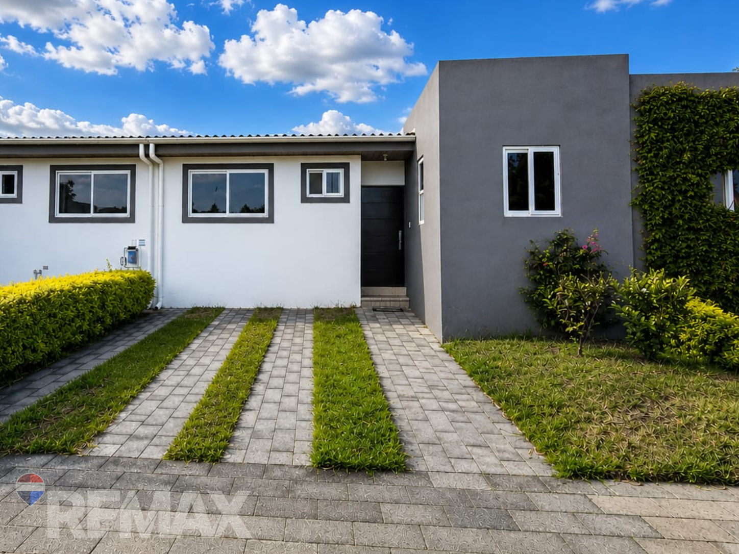 One-Story Home for Sale | Bonavista Sur Condominium, Zaragoza