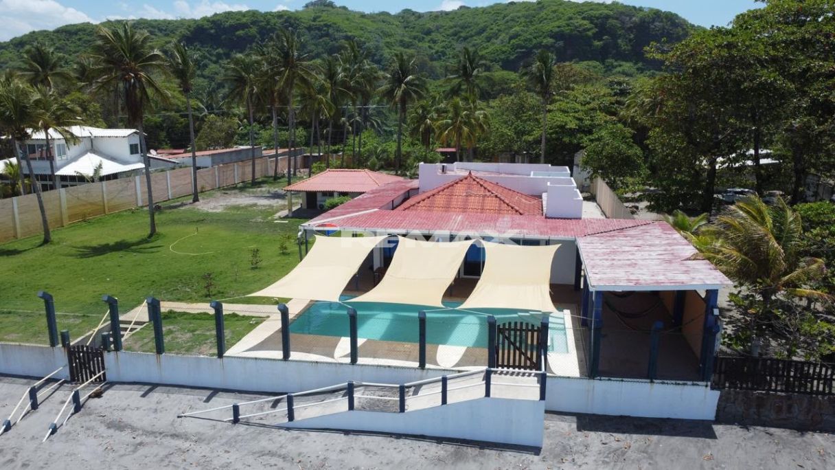 PRECIOSA CASA DE PLAYA EN VENTA EN PLAYA LAS FLORES