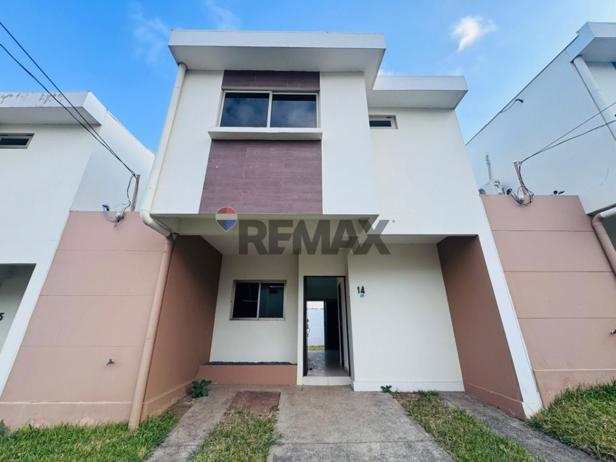 Casa en alquiler en Residencial Las Pérgolas