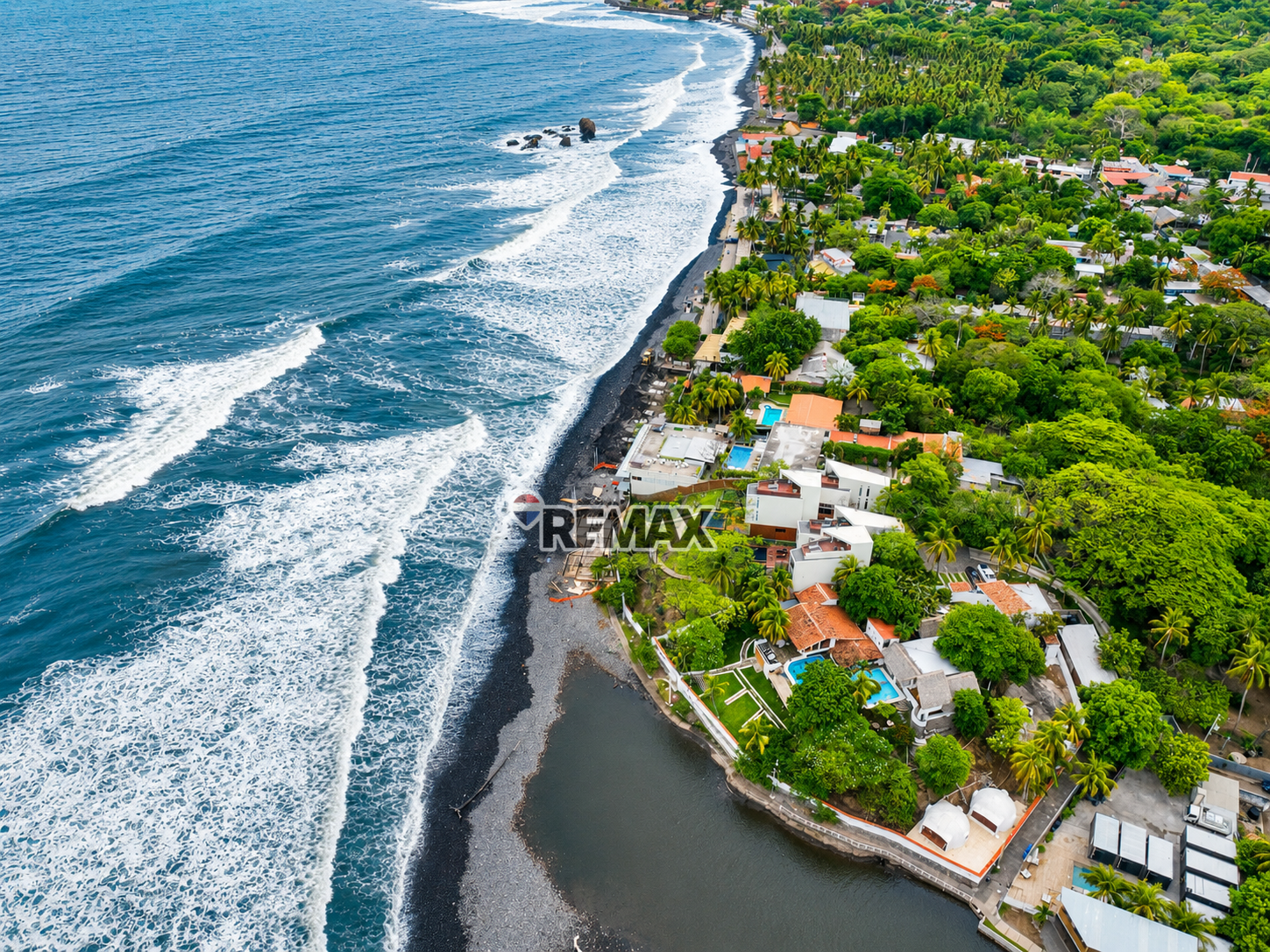 Exclusive Beachfront Boutique Hotel in El Tunco, El Salvador