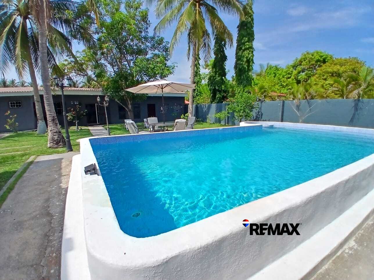 BEACH HOUSE IN BRISAS DEL MAR, COSTA DEL SOL