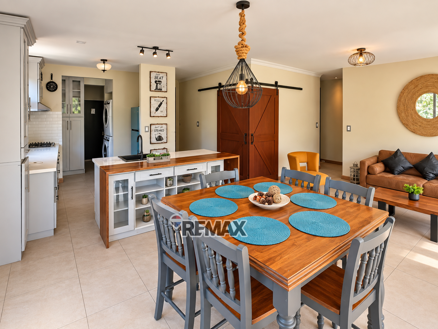 FURNISHED APARTMENT FOR SALE | TORRE JADE, ESCALÓN