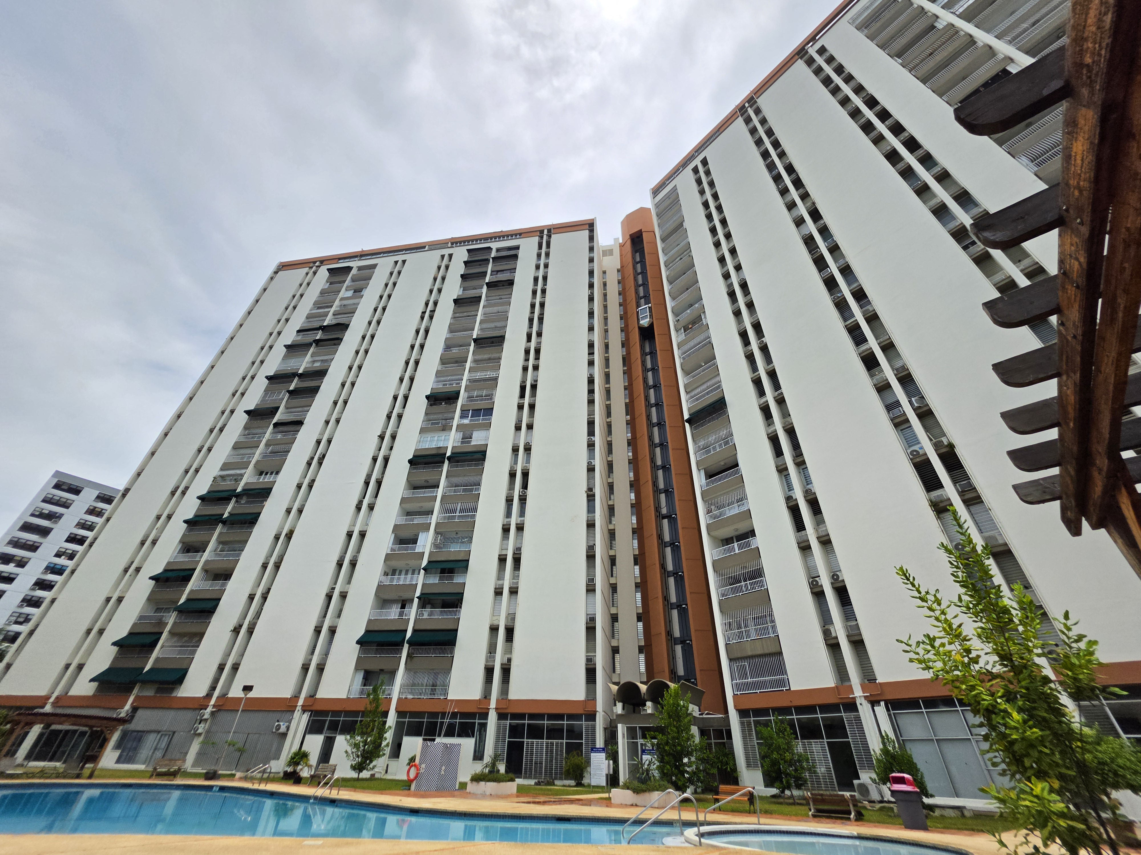 RE/MAX real estate, Puerto Rico, Hato Rey, Spacious Apartment in Segovia Condominium, Hato Rey
