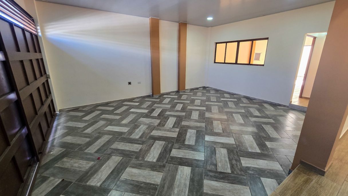 CASA EN VENTA RESIDENCIAL SINAI. ZONA PRIVADA. SANTA ANA