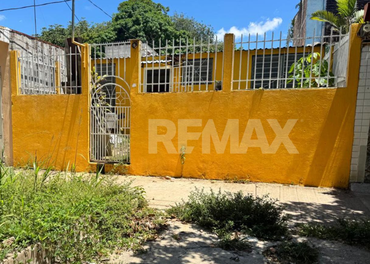 CASA EN VENTA REPARTO SANTA JULIA, SANTA ANA CENTRO