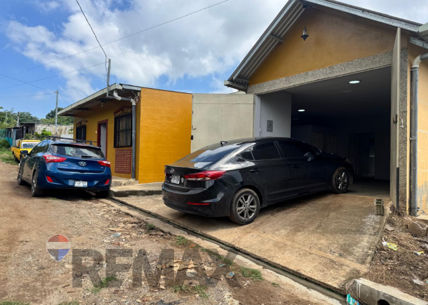 HOUSE FOR SALE EL CONGO, SANTA ANA