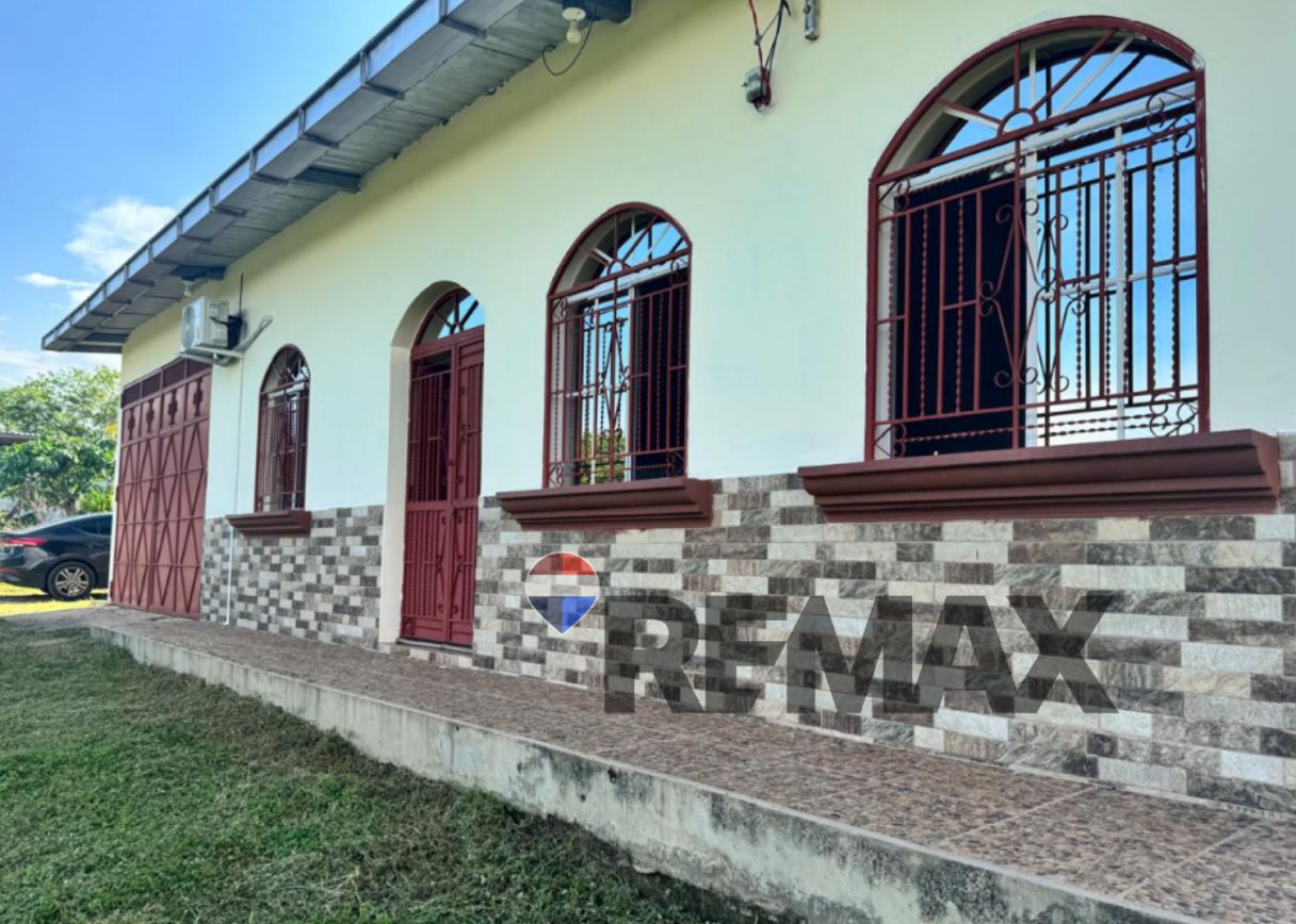 CASA EN VENTA CON TERRENO, BELEN GUIJAT, HACIENDA SAN FRANCISCO, SANTA ANA