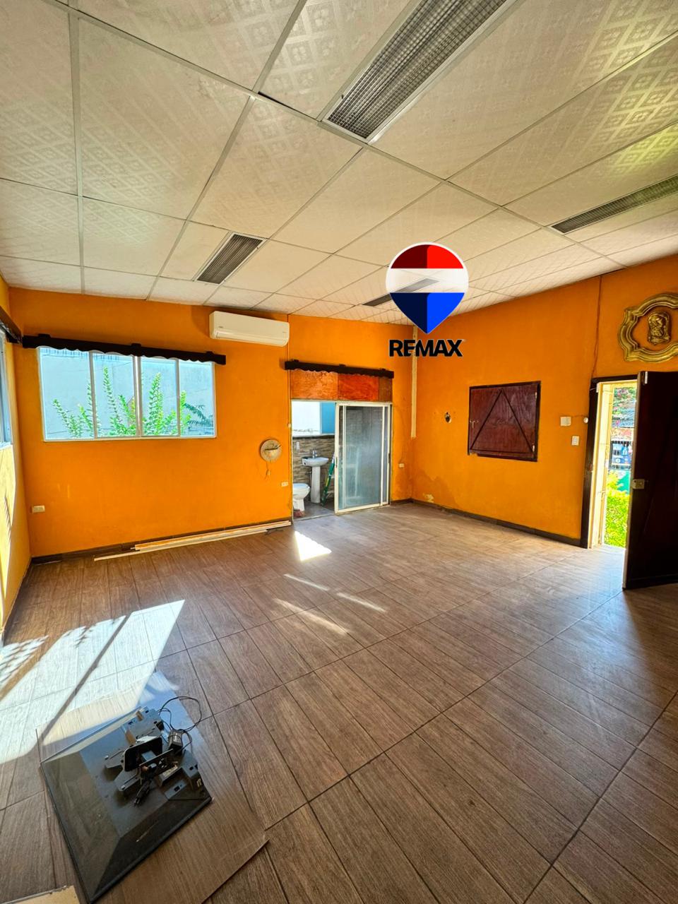 INVESTMENT OPPORTUNITY IN SANTA ANA!