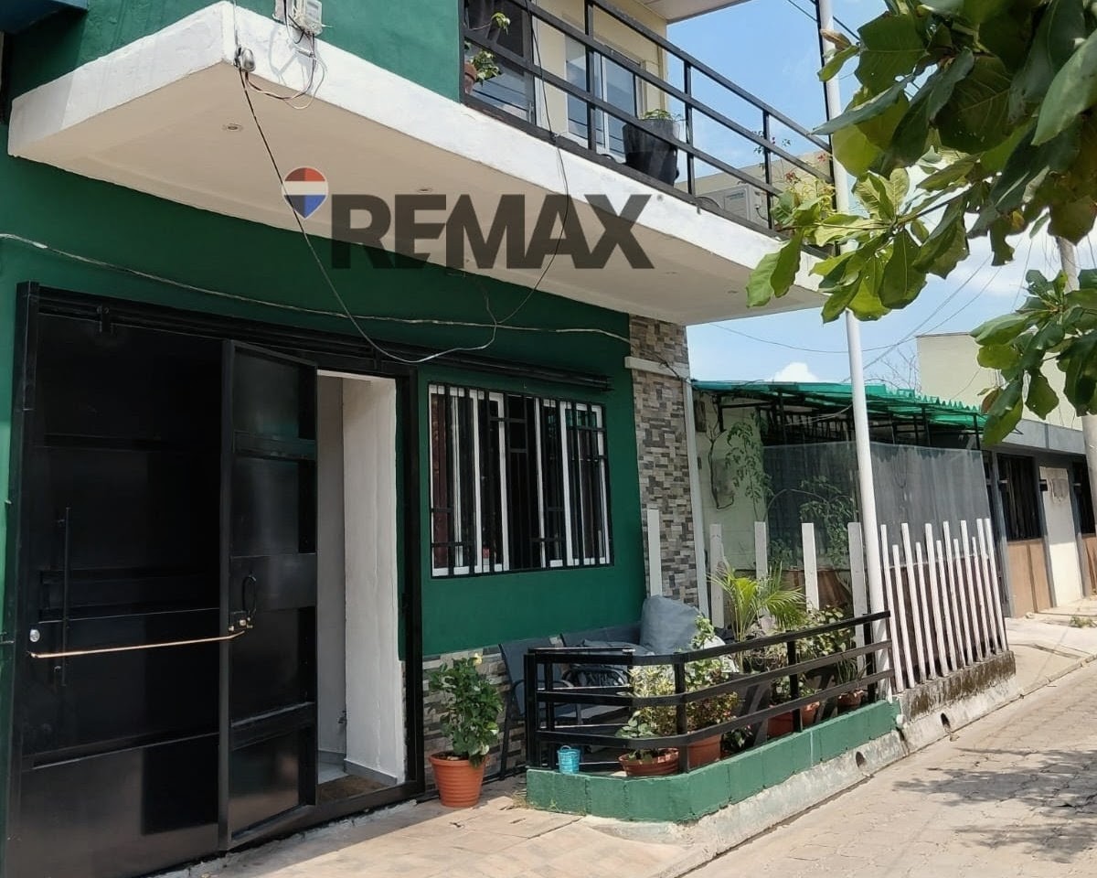 REMODELED HOUSE IN DOWNTOWN SANTA ANA
