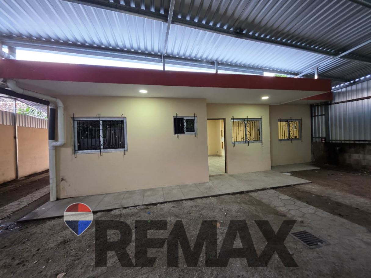 Casa comercial/habitacional en alquiler en Mejicanos