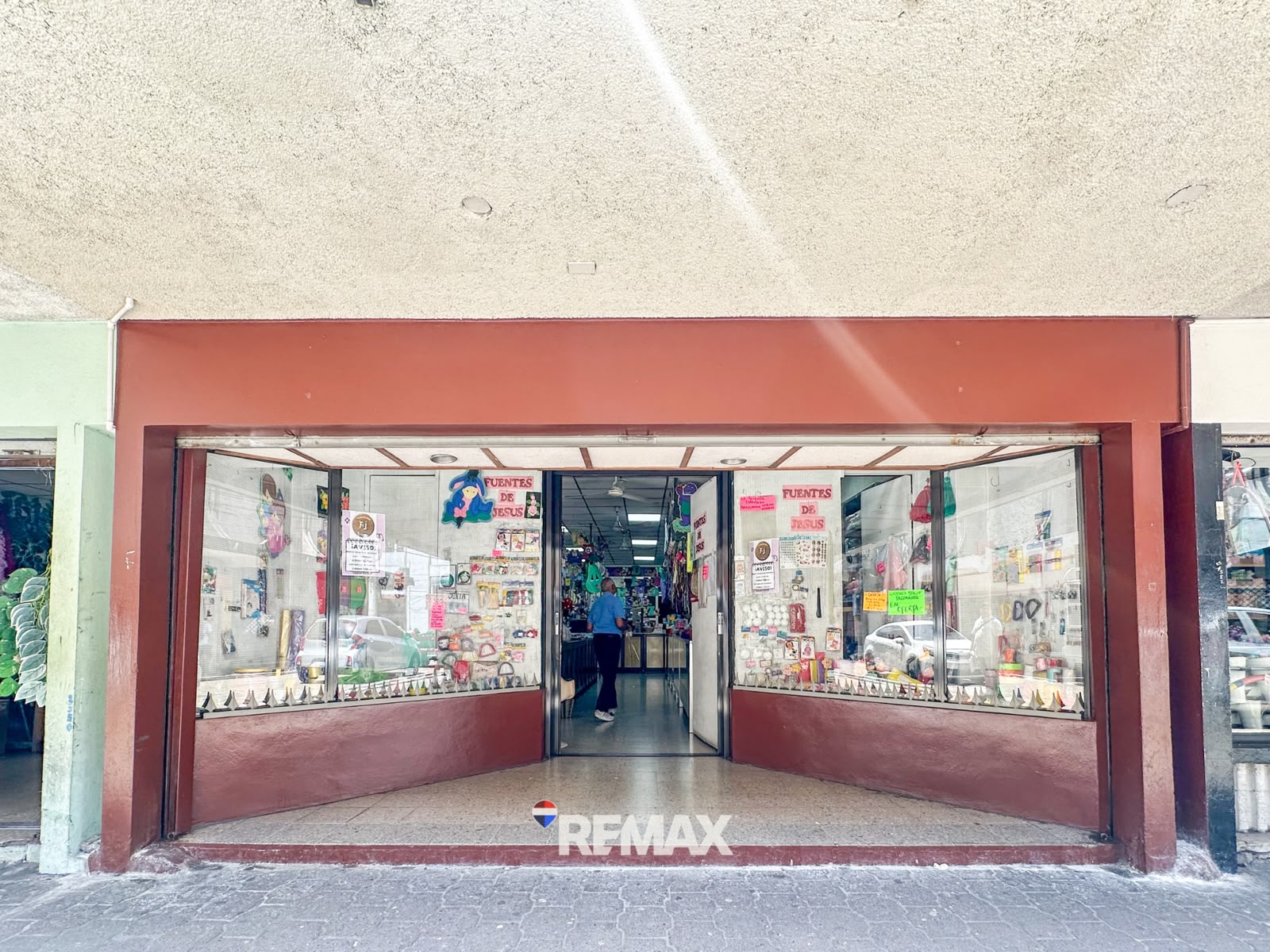 Three-Level Commercial Space in the Heart of San Salvador's Historic Center