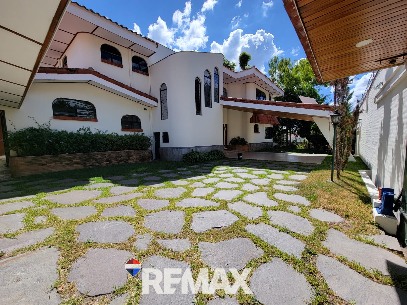 COLONIA ESCALÓN | HOUSE FOR LEASE | CUMBRES DE LA ESCALÓN
