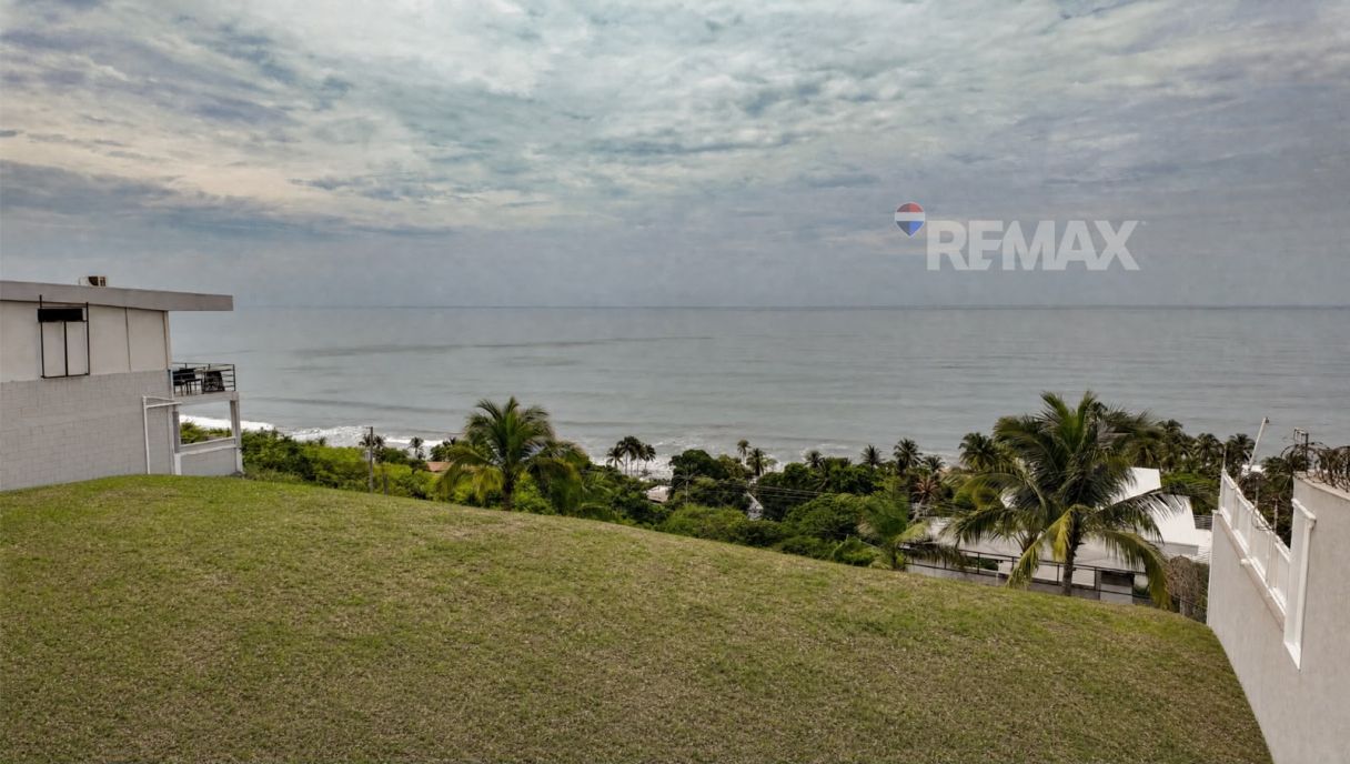 Terreno con Vista al Mar | 400 m² | El Majahual, Surf City