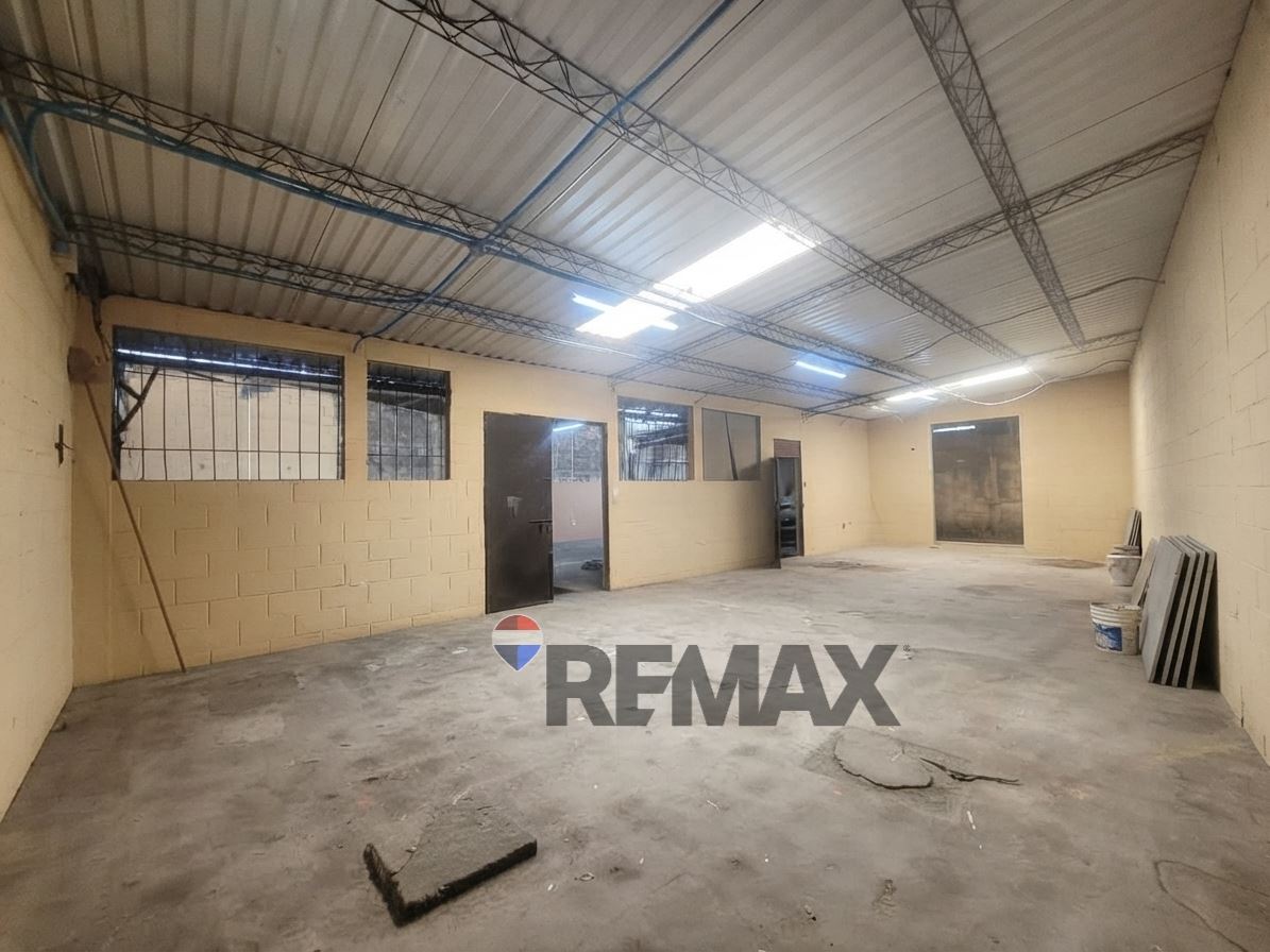 PARQUE CENTENARIO | BODEGA EN ALQUILER