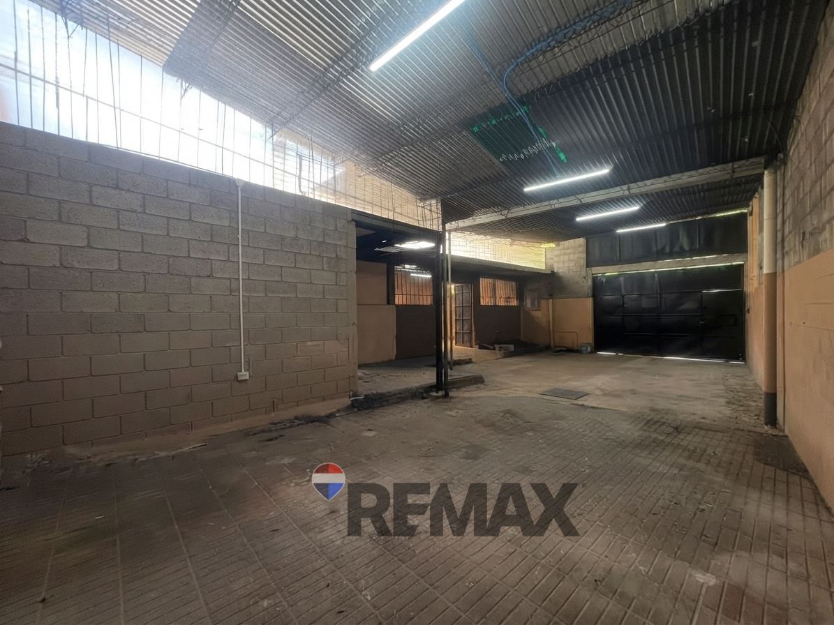 PARQUE CENTENARIO | BODEGA EN ALQUILER