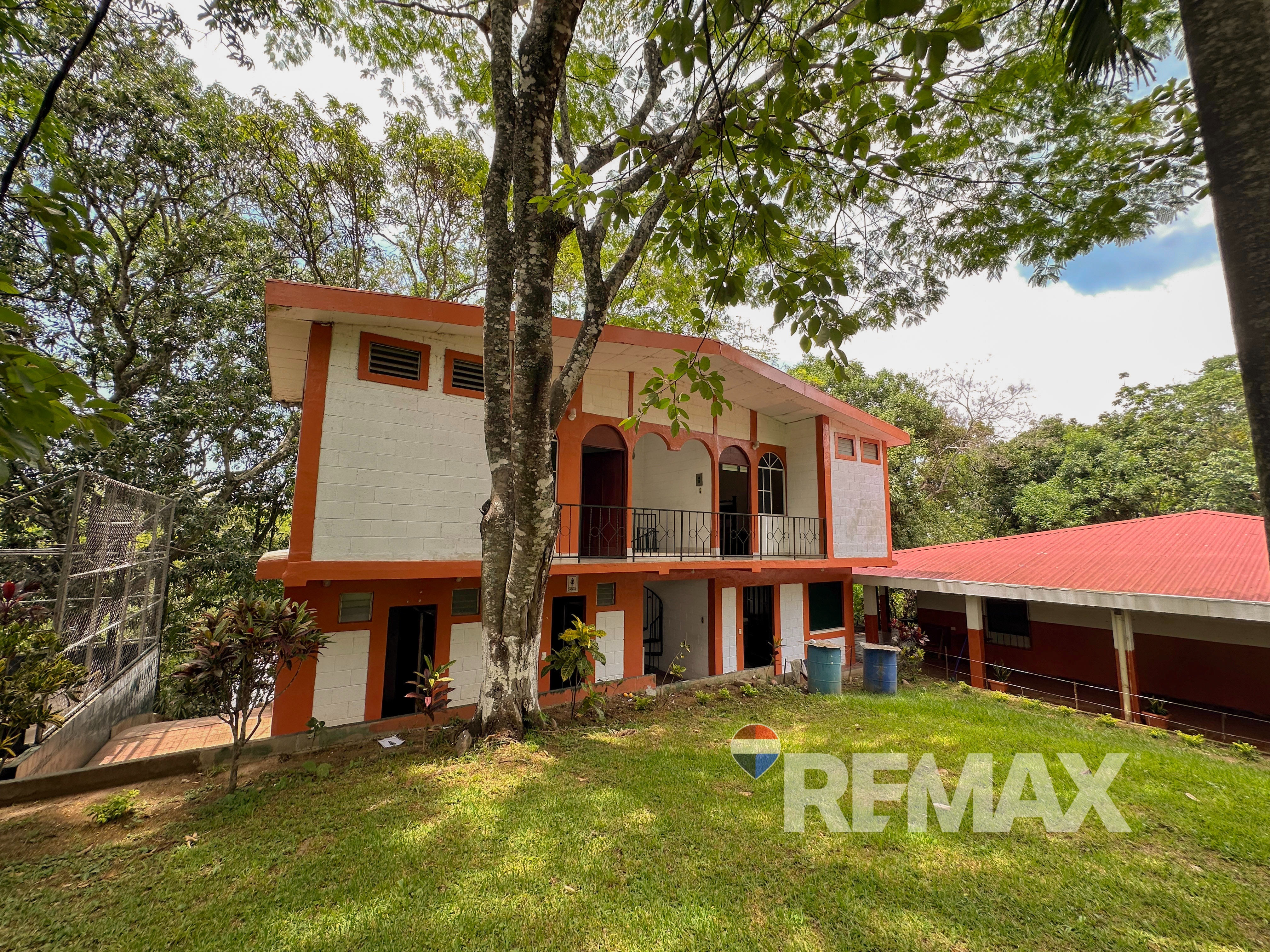 3.46 Estate with Complete Infrastructure — Suchitoto Route