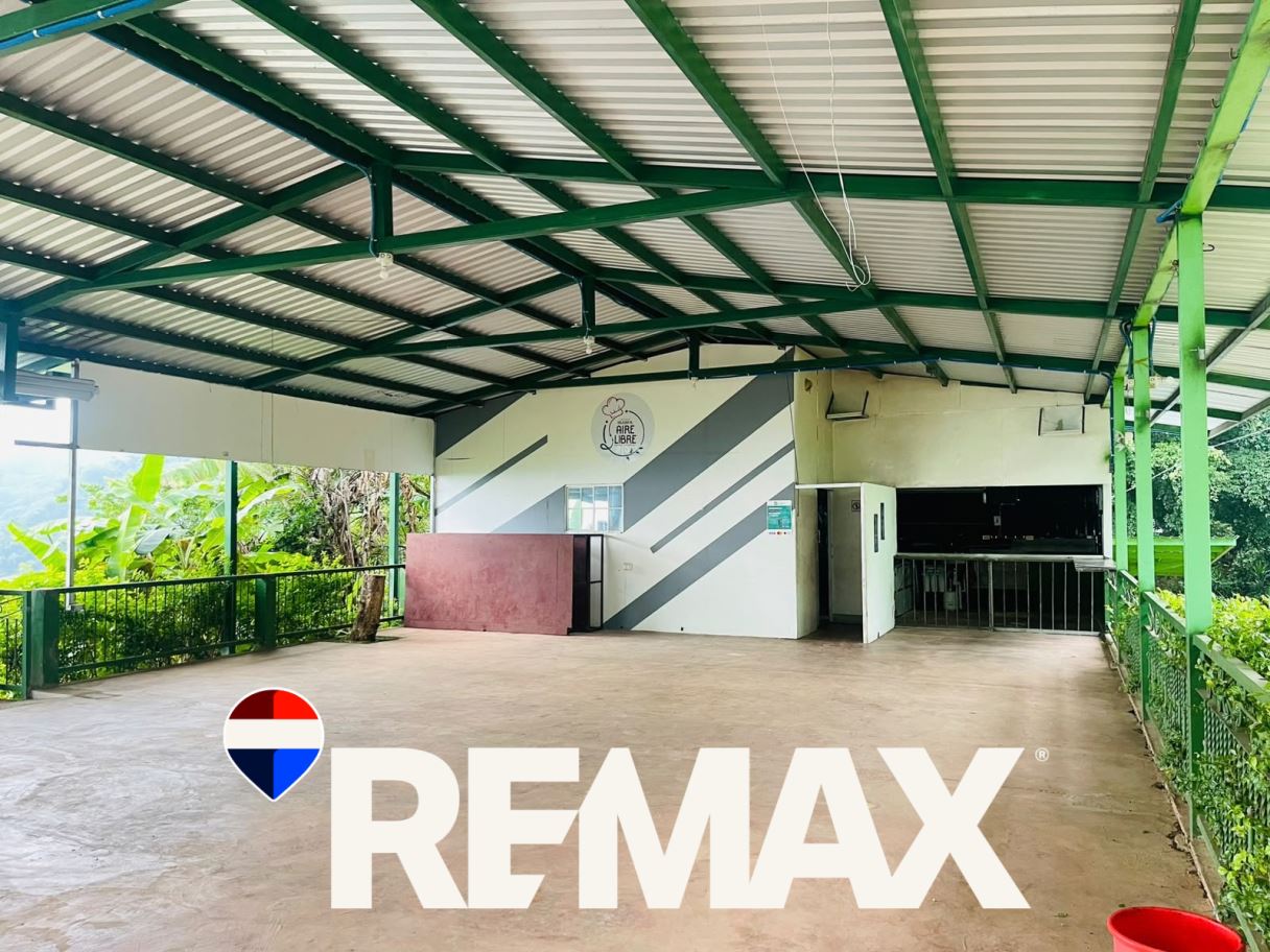 PROPIEDAD COMERCIAL CON RENTABILIDAD MULTI-INGRESO EN CABAÑAS