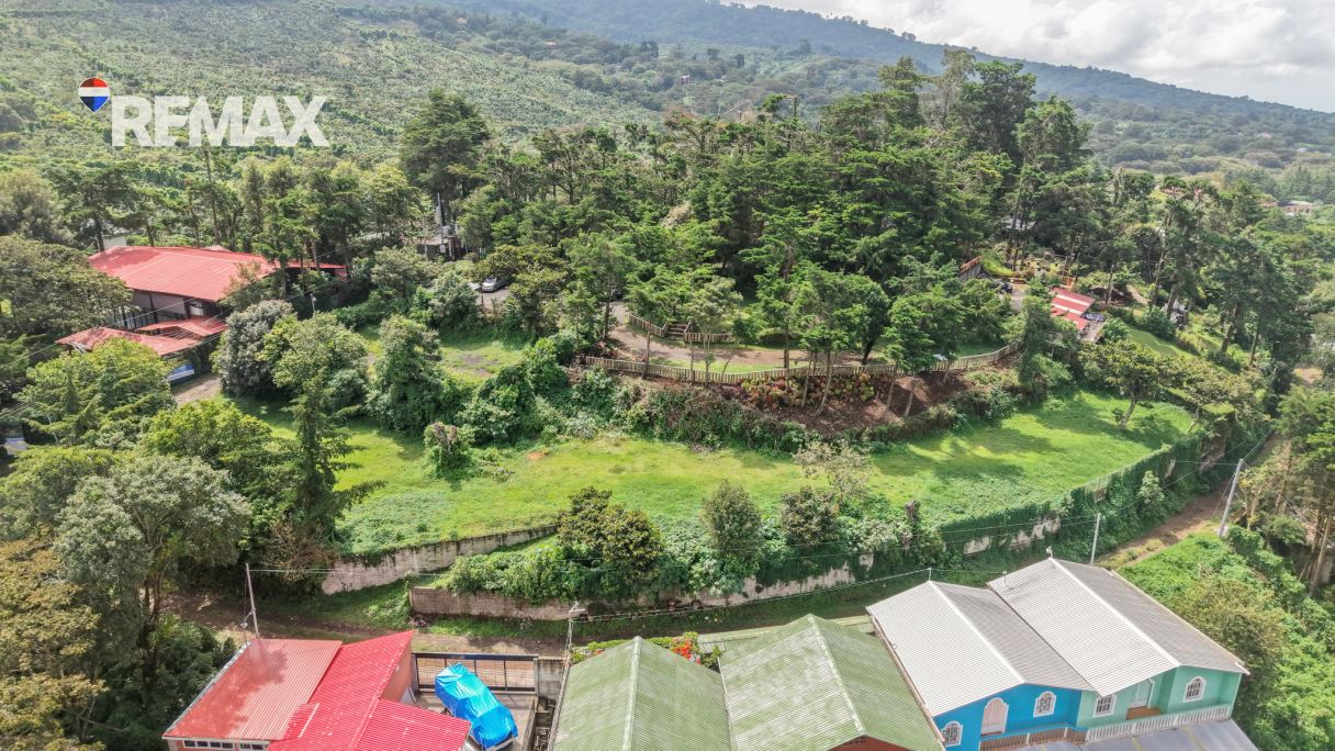 PROPIEDAD PARA DESARROLLO TURÍSTICO | HOTEL + RESTAURANTE EN LOS NARANJOS SONSONATE