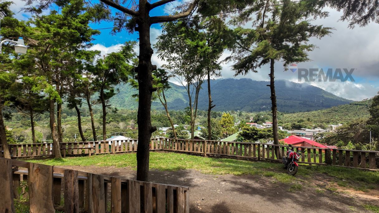 TERRENO CON VISTA PANORAMICA UNICA EN LOS NARANJOS