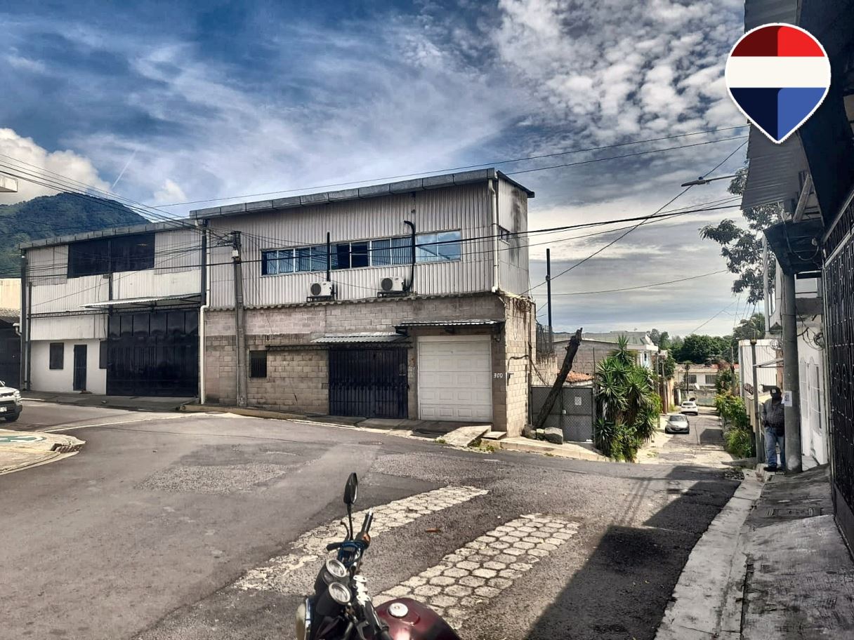 INMUEBLE DE USO COMERCIAL EN ALQUILER – COLONIA BERNAL, SAN SALVADOR
