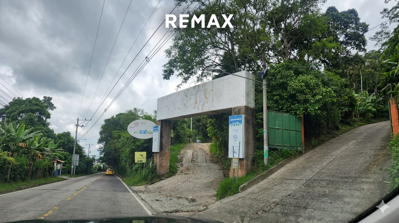 LAND WITH SPECTACULAR CITY VIEWS