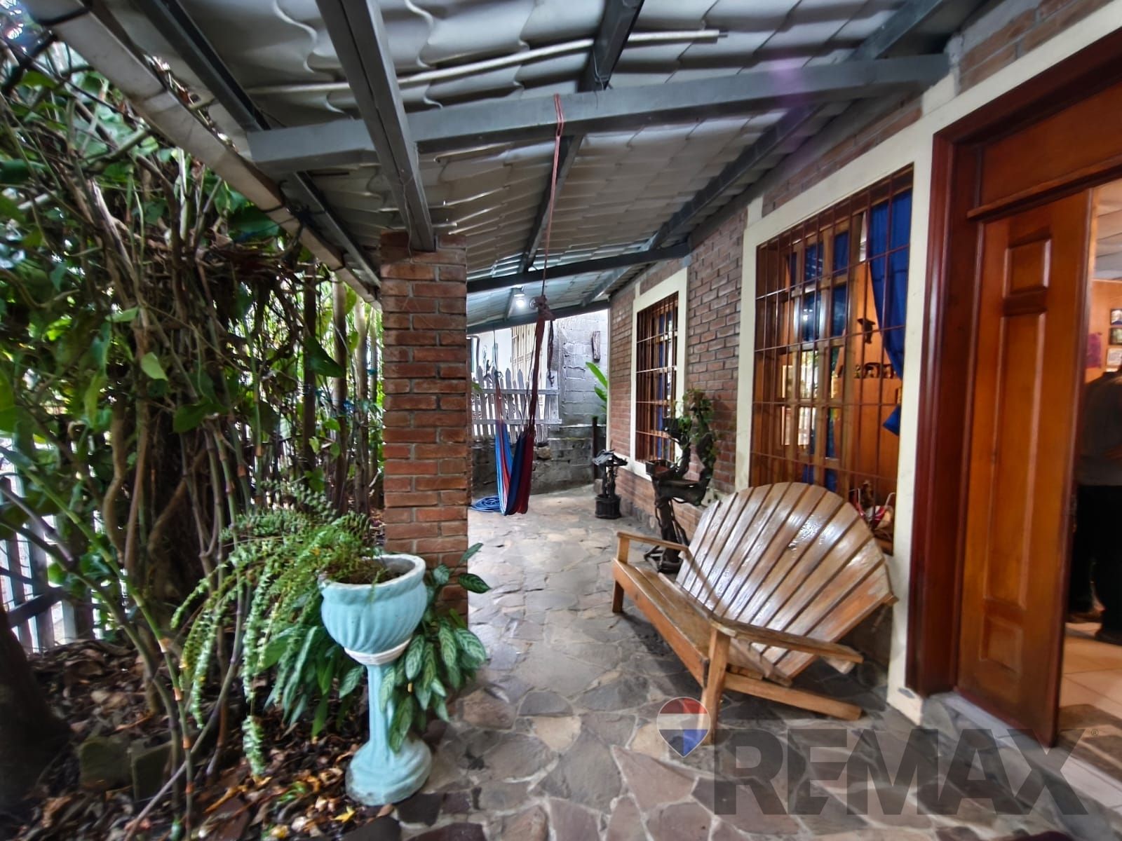PROPERTY WITH TOURISM AND REAL ESTATE POTENTIAL IN ARAMBALA, MORAZÁN