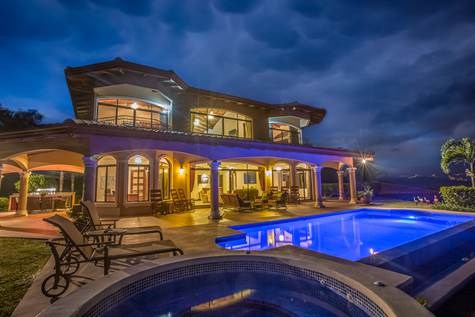 RE/MAX real estate, Costa Rica, Atenas, New to Market: Private Hilltop Estate with San José and Pacific Ocean Views | Guest Home | Owner Financing Considered | $1,300,000