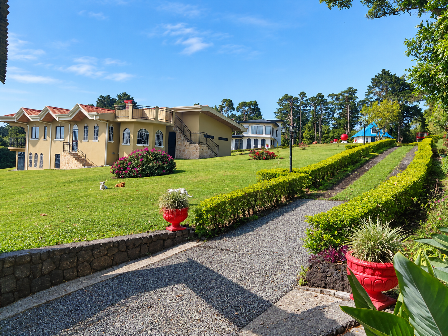 Remax real estate, Costa Rica, San Rafael, Villa Los Sueños – Multifamily Estate in San Rafael de Heredia